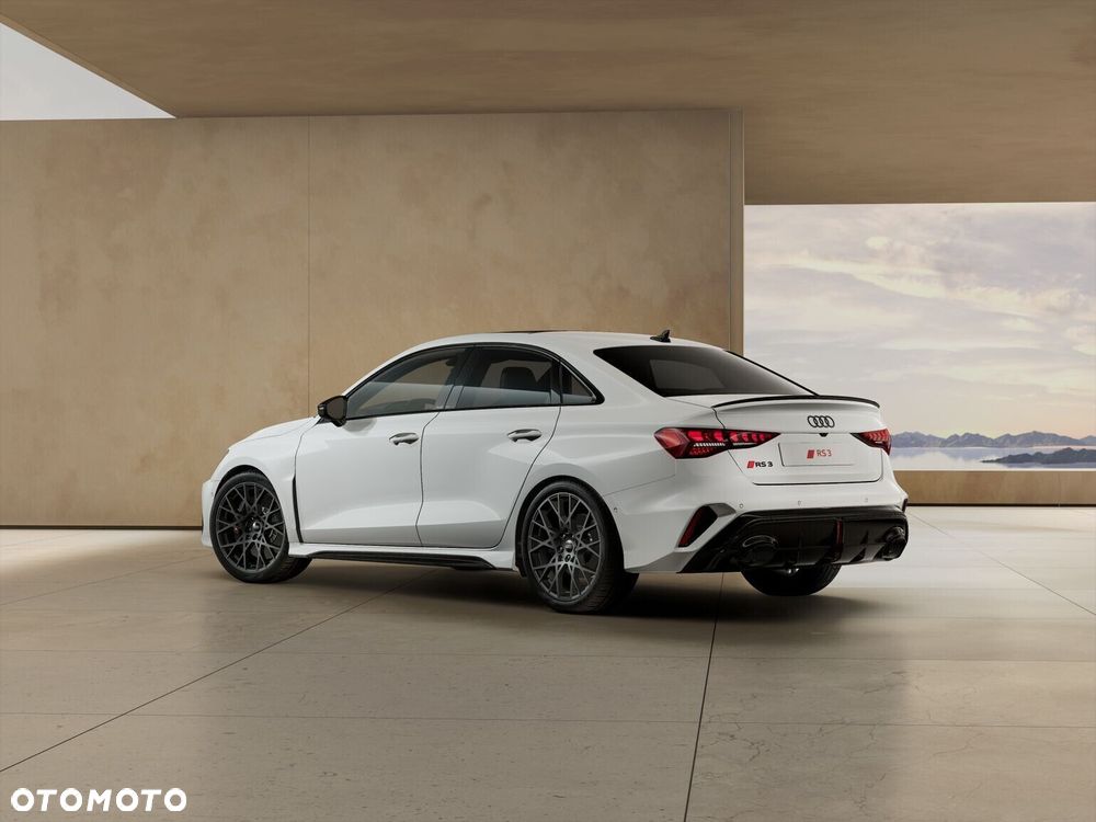 Audi RS3 Limousine - 3