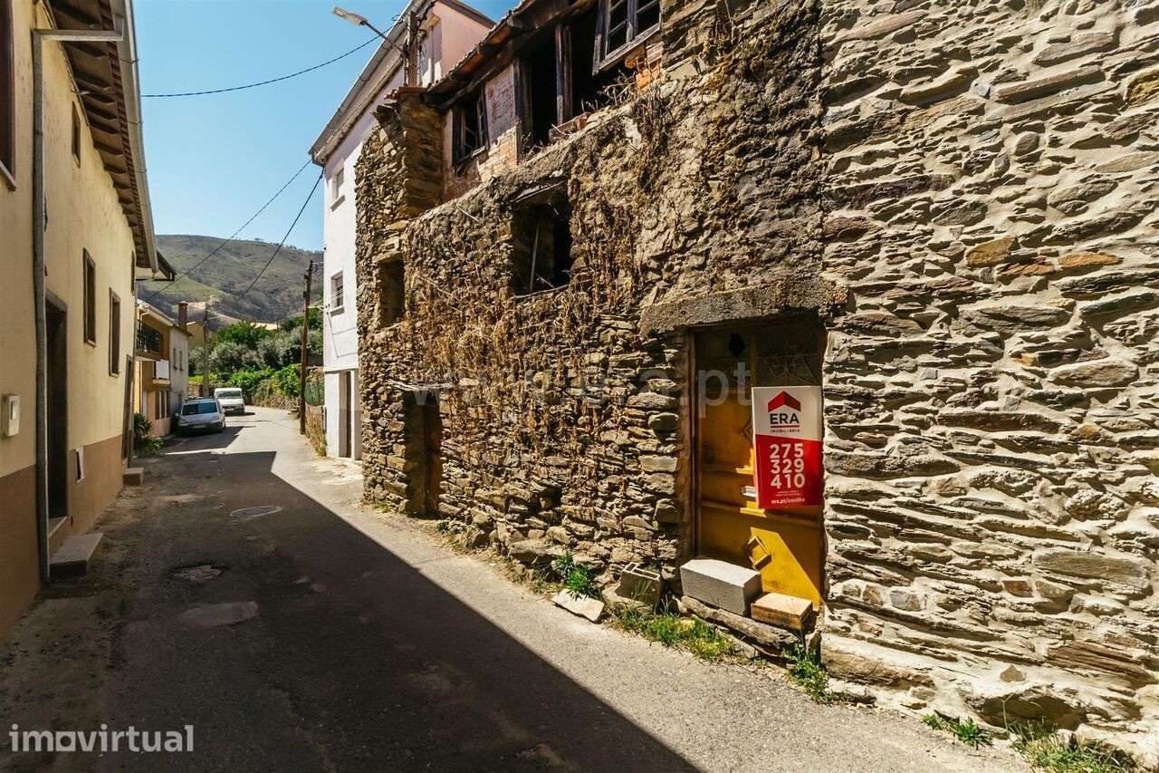 Moradia Rústica T2 / Covilhã, Serra da Estrela