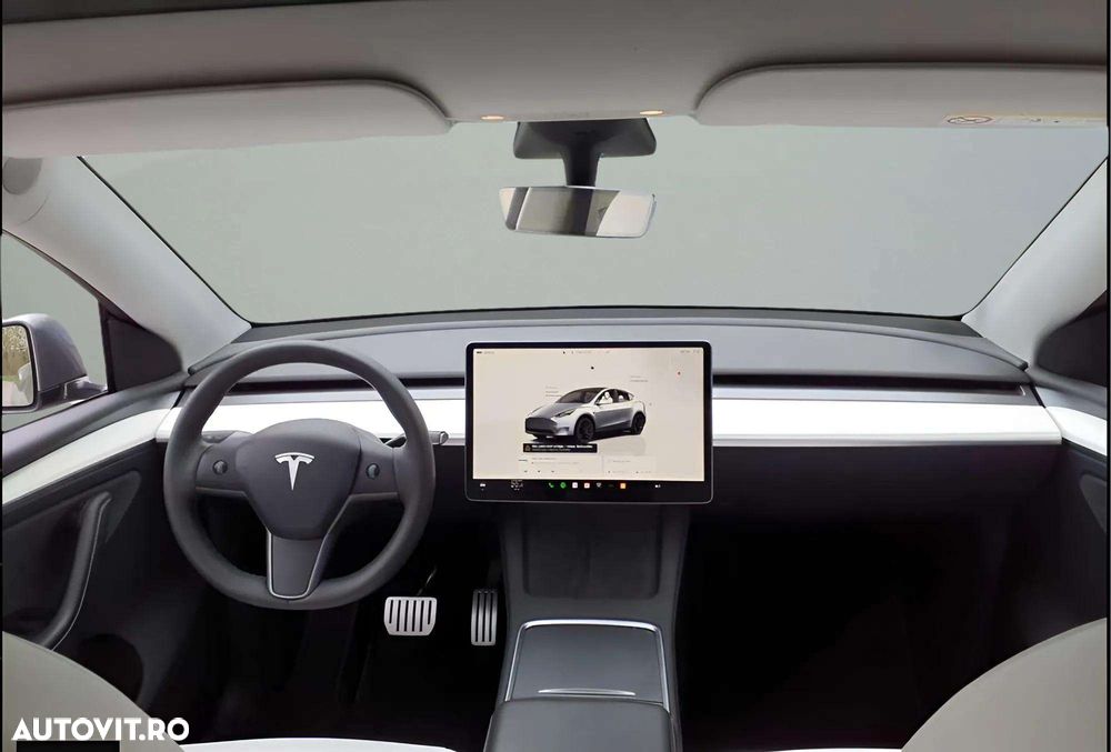 Tesla Model Y Performance Dual Motor AWD - 4