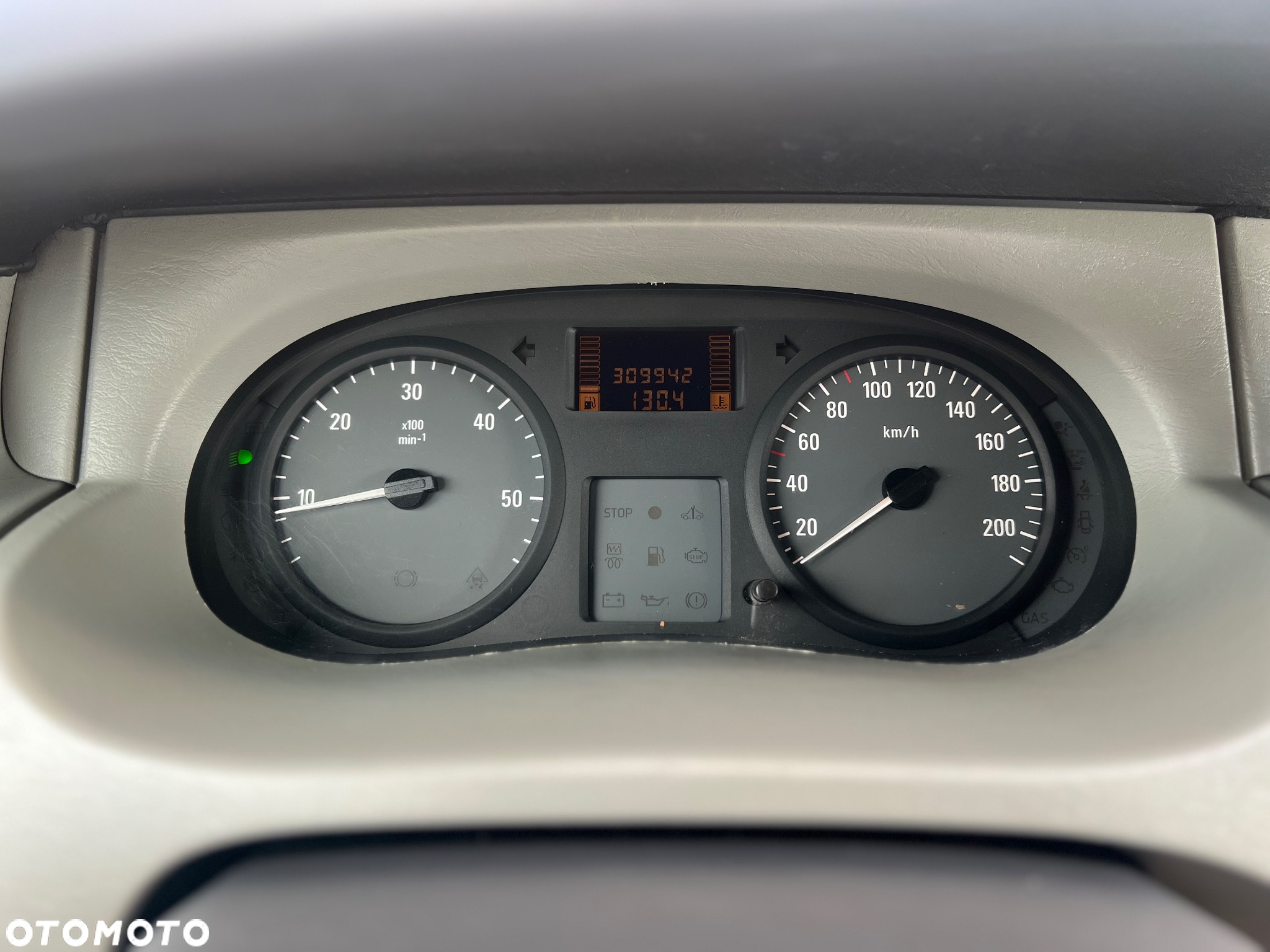 Opel Vivaro L2H1 2.9t - 11