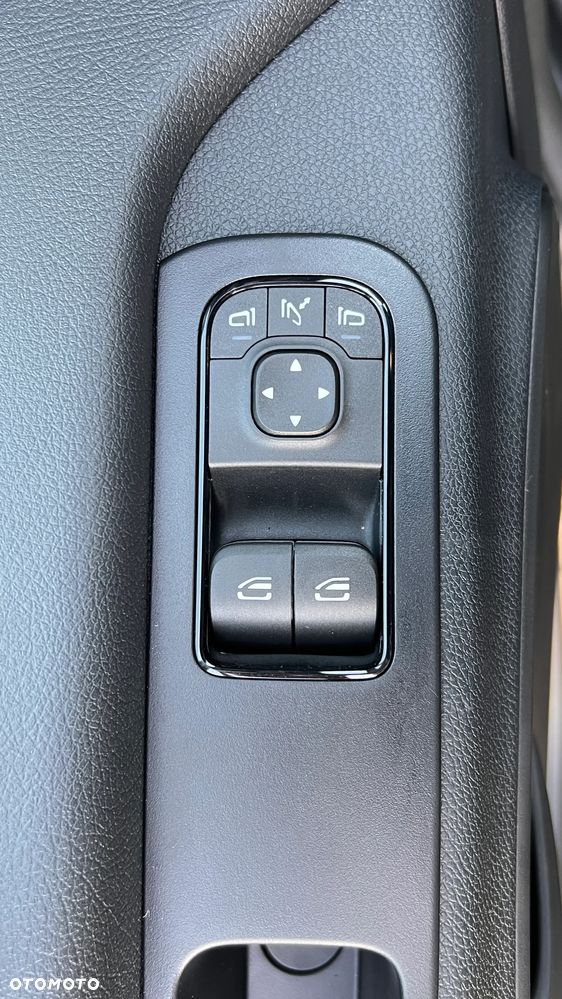 Mercedes-Benz Sprinter 311 CDI - 24