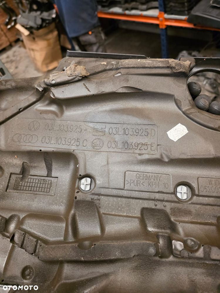 VW PASSAT B6 2.0 TDI OSŁONA SILNIKA GÓRNA 03L103925 - 2