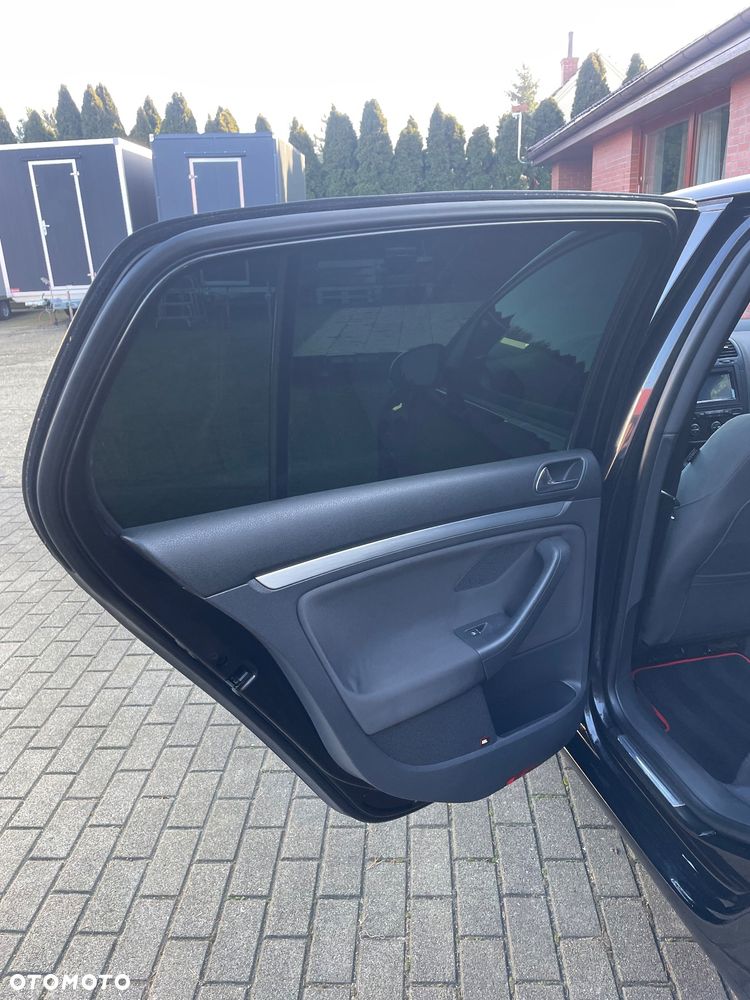 Volkswagen Golf - 29