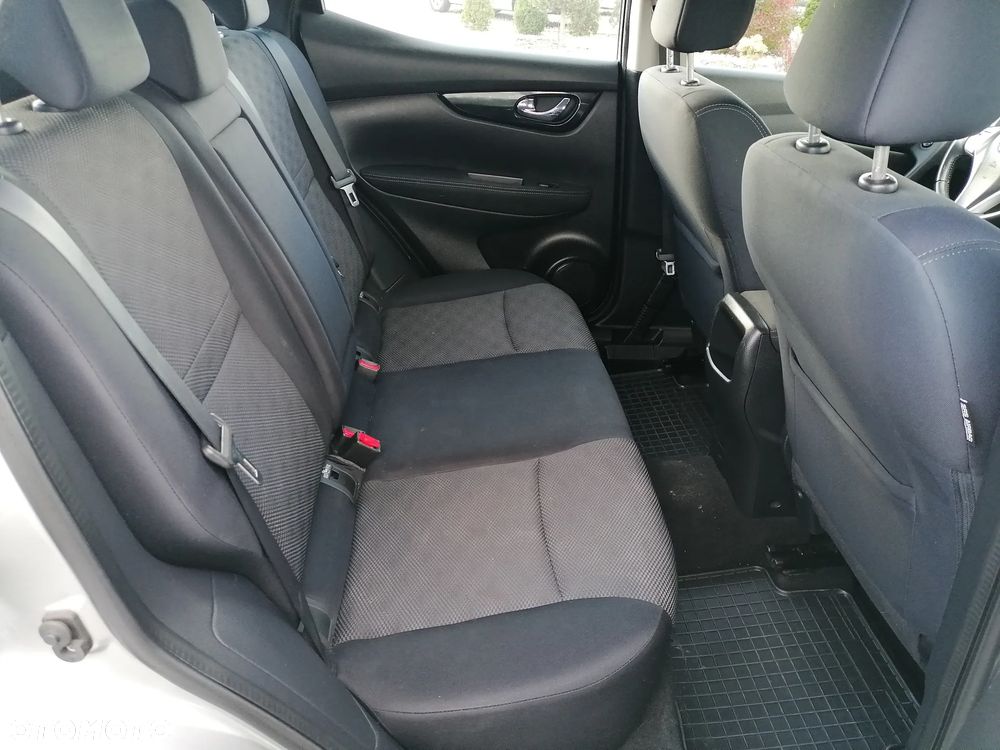 Nissan Qashqai 1.6 DCi N-Connecta - 18