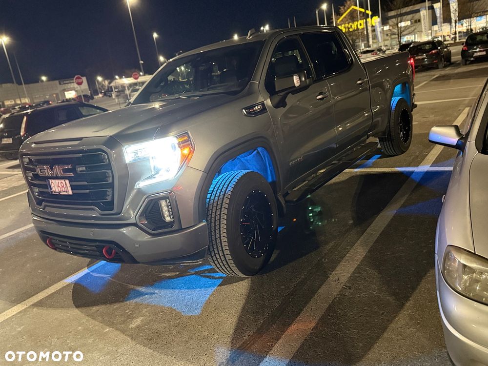 GMC Sierra - 2