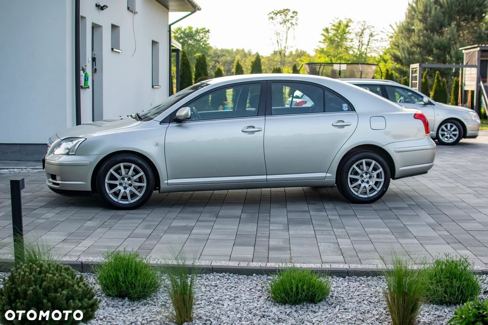Toyota Avensis - 26
