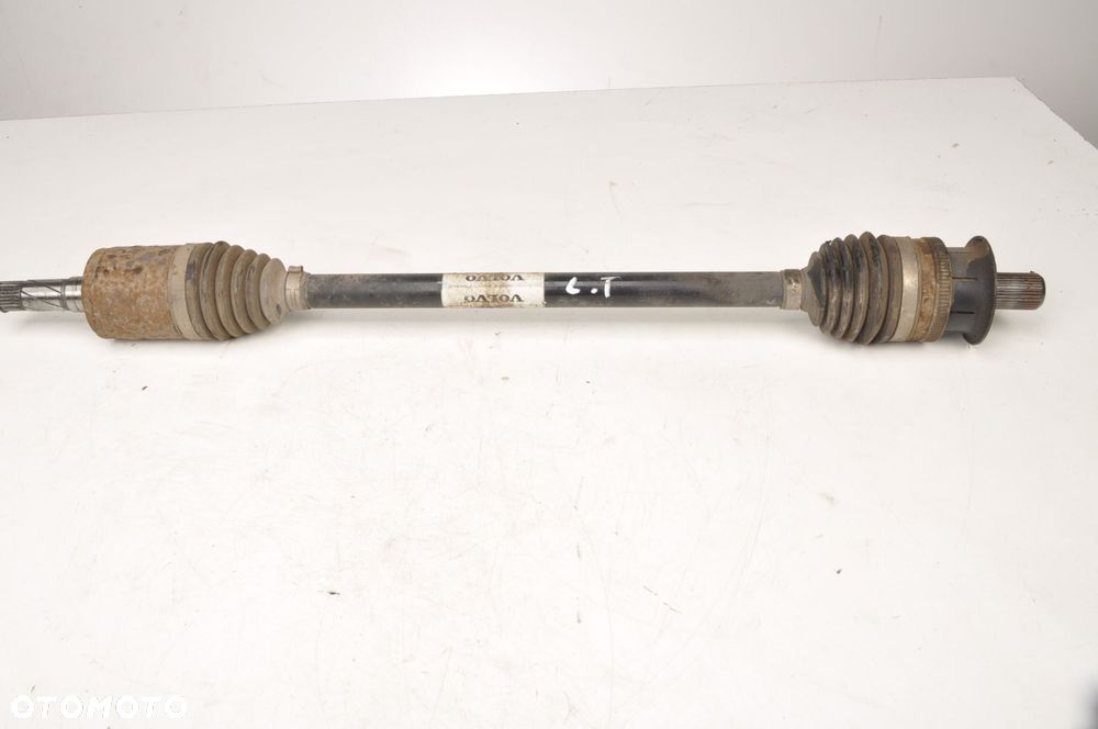 VOLVO S60 V60 2.4 D4 PÓŁOŚ LEWA TYLNA 31325135