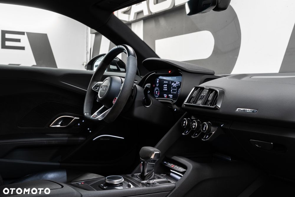 Audi R8 Coupé V10 Quattro - 33