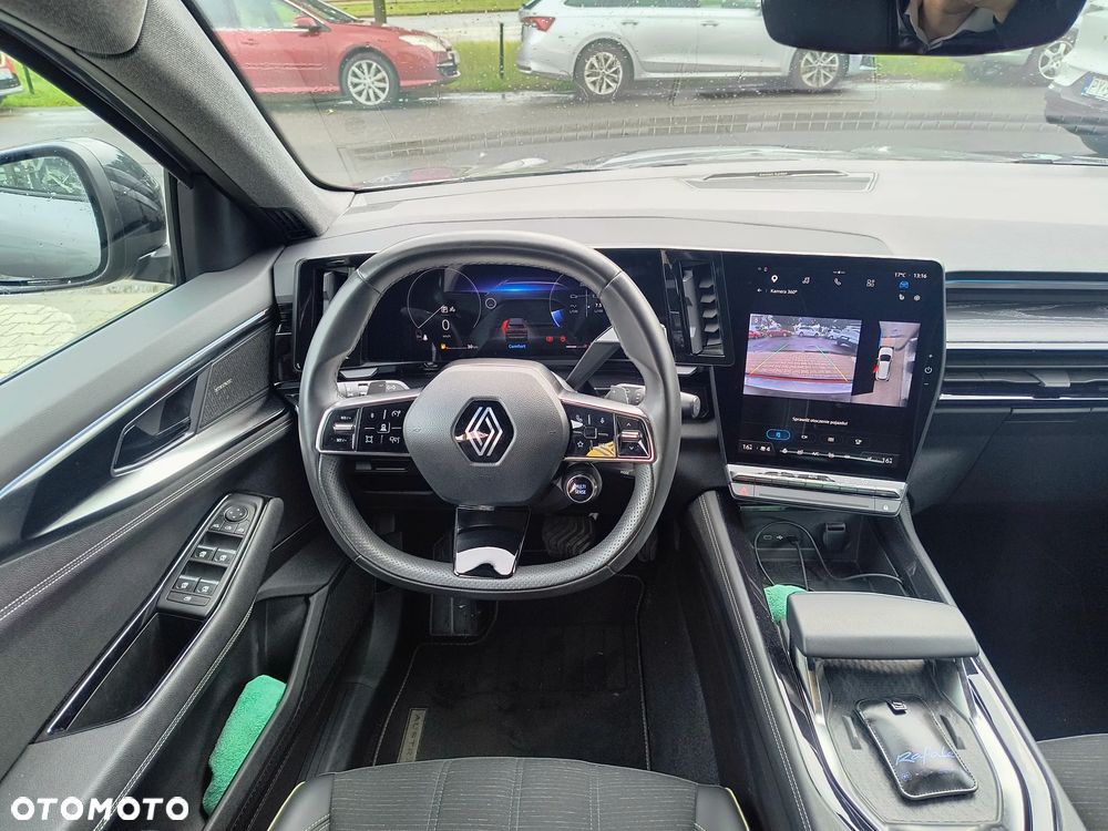 Renault Austral 1.3 TCe mHEV Iconic - 12