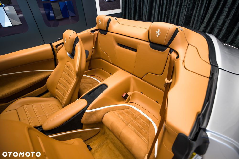 Ferrari Roma Spider - 32