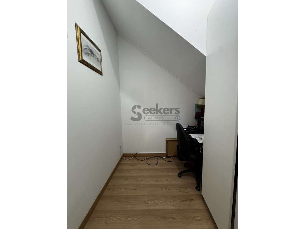 Apartamento T1+1 Renovado com 2 WC para Arrendamento em Mem Martins... - Grande imagem: 5/11