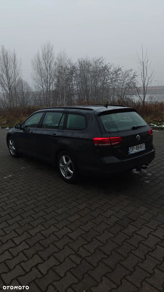 Volkswagen Passat - 4