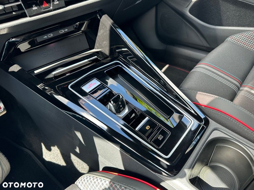 Volkswagen Golf 2.0 TSI GTI Edition 50 DSG - 23