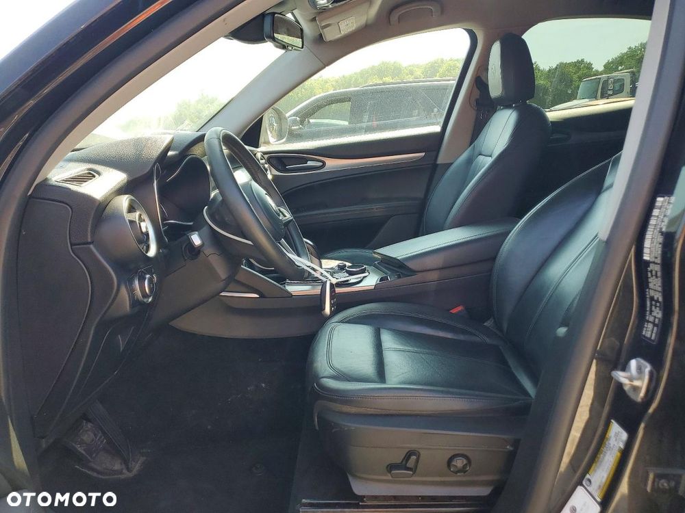 Alfa Romeo Stelvio 2.0 Turbo 16V AT8-Q4 Ti - 8