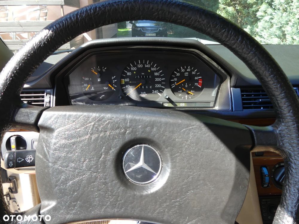Mercedes-Benz W124 (1984-1993) - 11