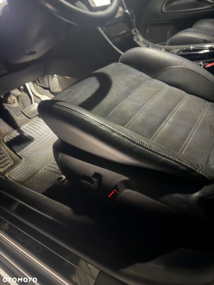 Ford Mondeo 2.0 TDCi Titanium X - 29