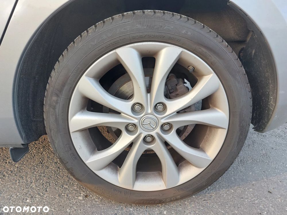 Mazda 3 1.6 CD Exclusive + - 17