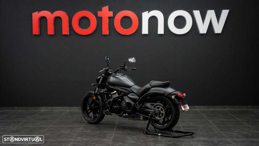 Kawasaki Vulcan 650 S - 4