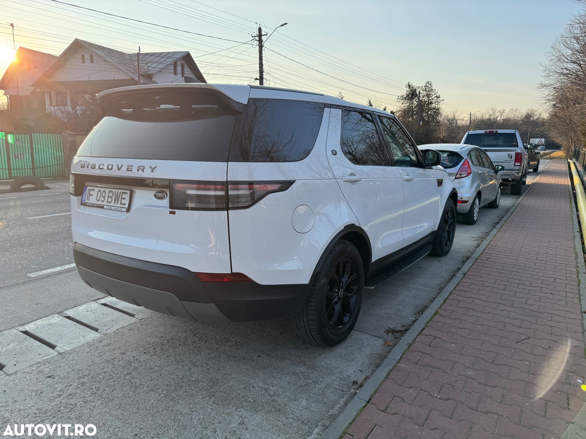 Land Rover Discovery 2.0 L TD4 SE - 4