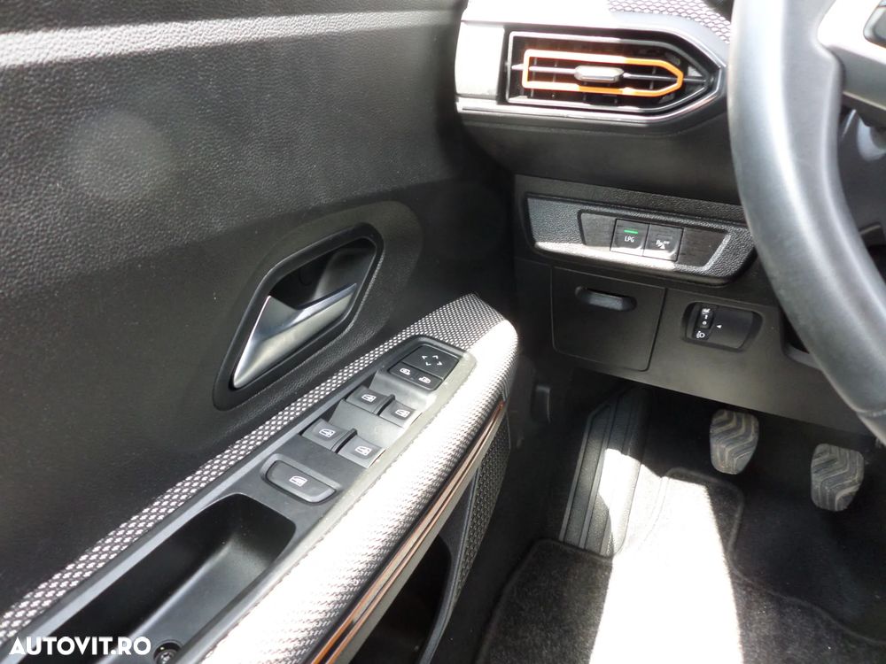 Dacia Sandero Stepway ECO-G 100 MT6 Expression - 30