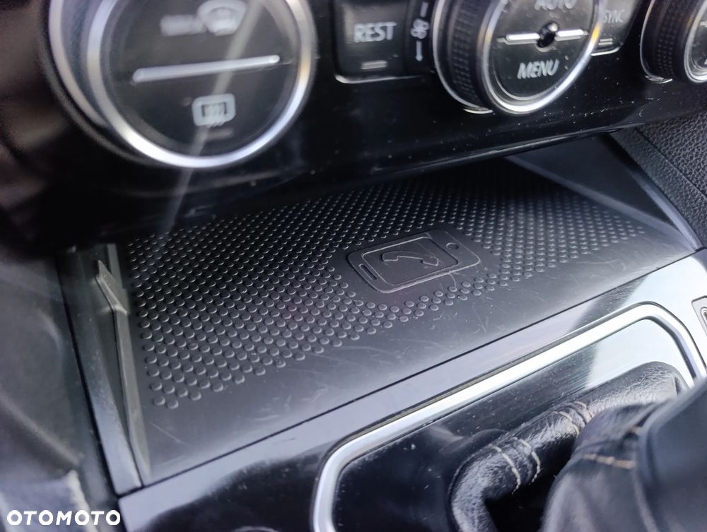 Volkswagen Arteon 2.0 TDI SCR DSG R-Line Edition - 33