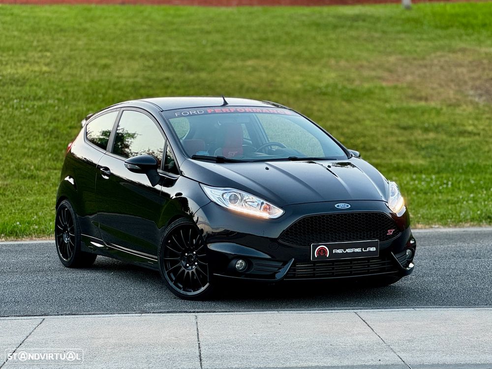 Ford Fiesta 1.6 EcoBoost c/ Pack Pele Desportiva ST — fotografia 3