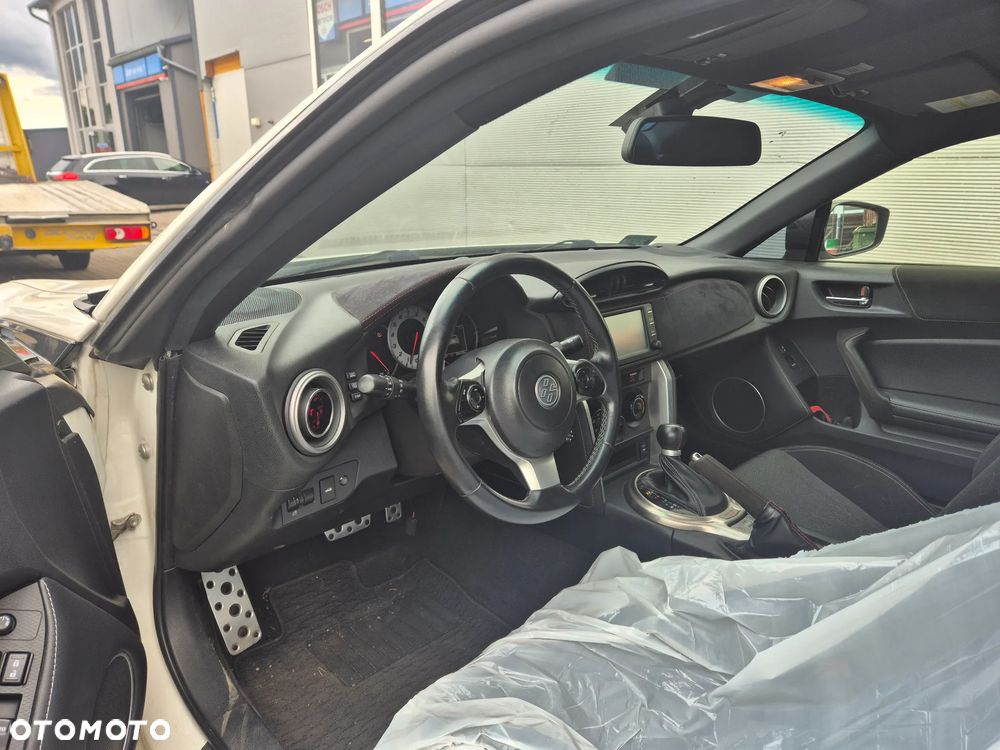 Toyota GT86 2.0 Premium - 12