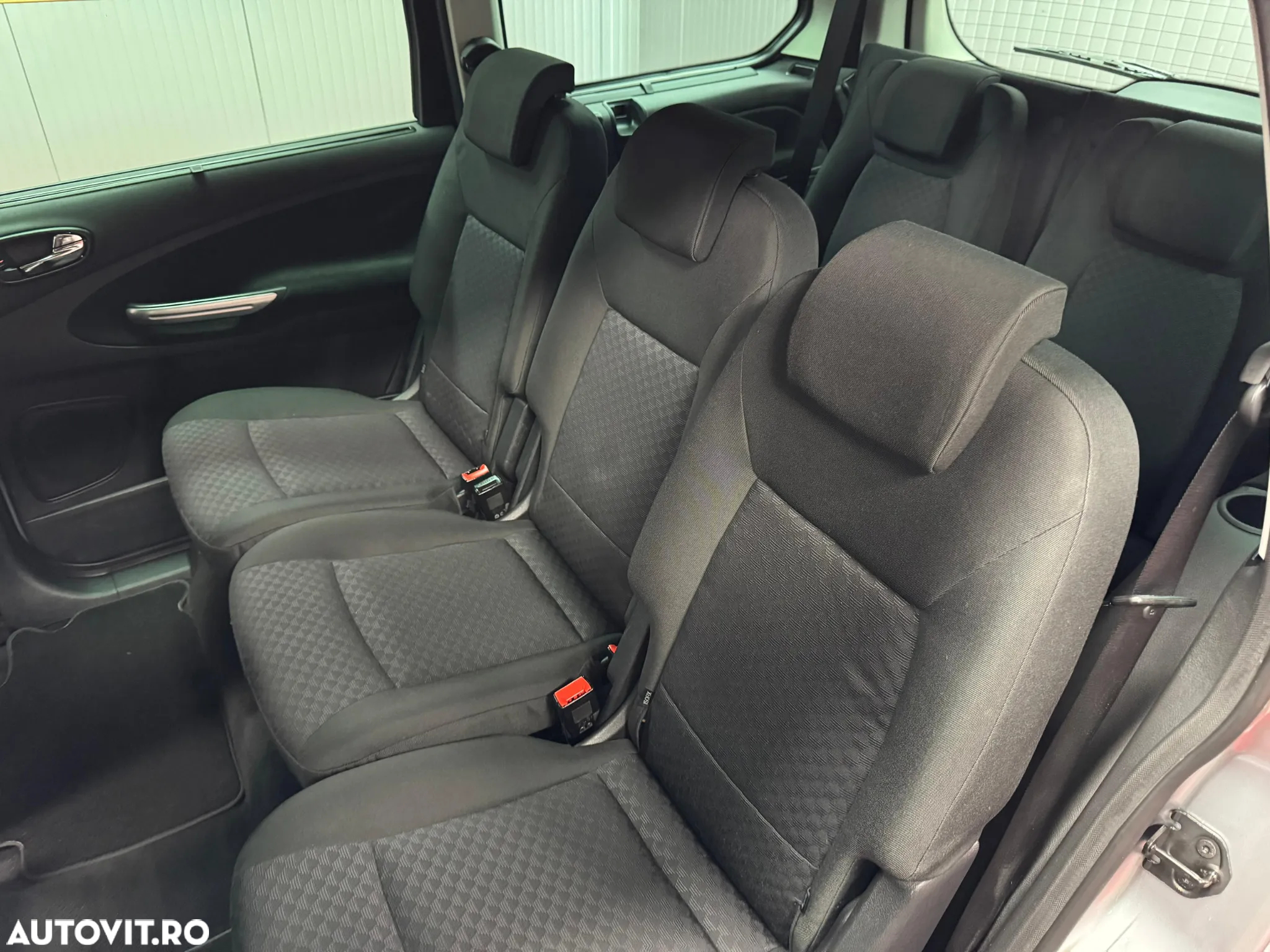 Ford Galaxy 2.0 TDCi Ghia - 16