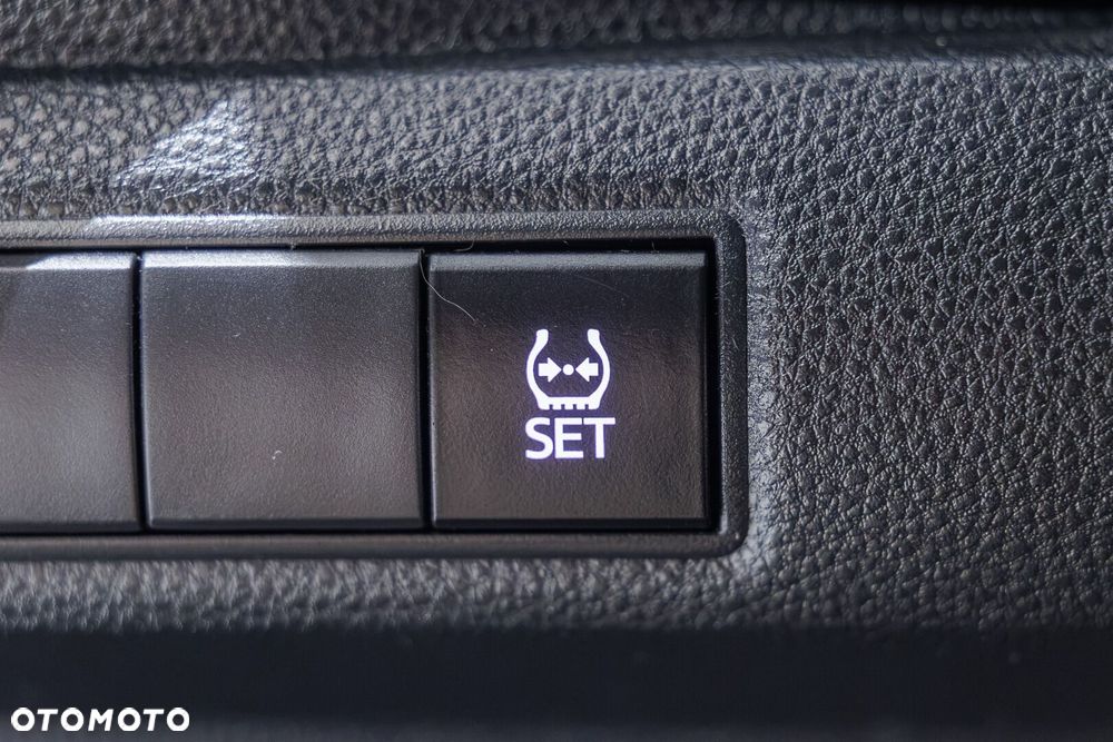 Toyota Corolla - 40