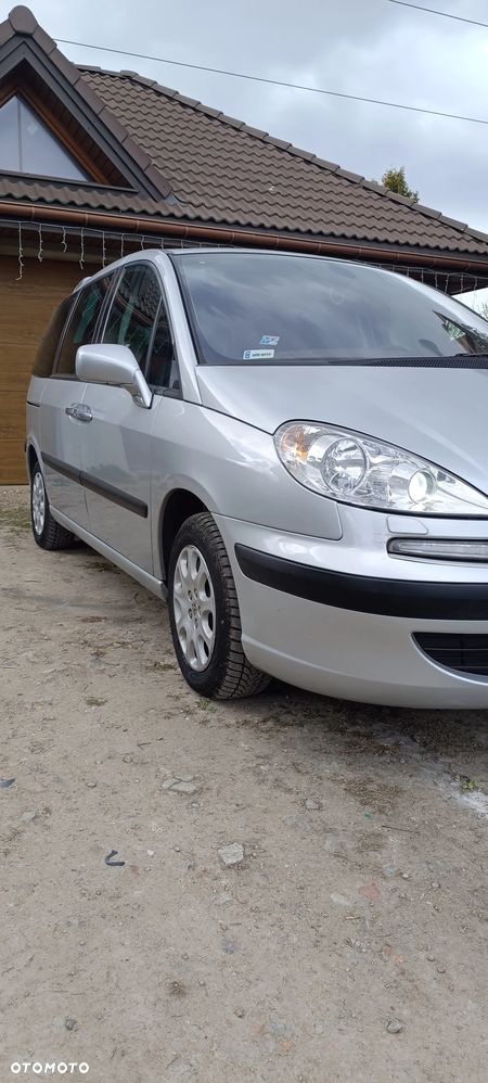 Peugeot 807 2.2 ST - 18