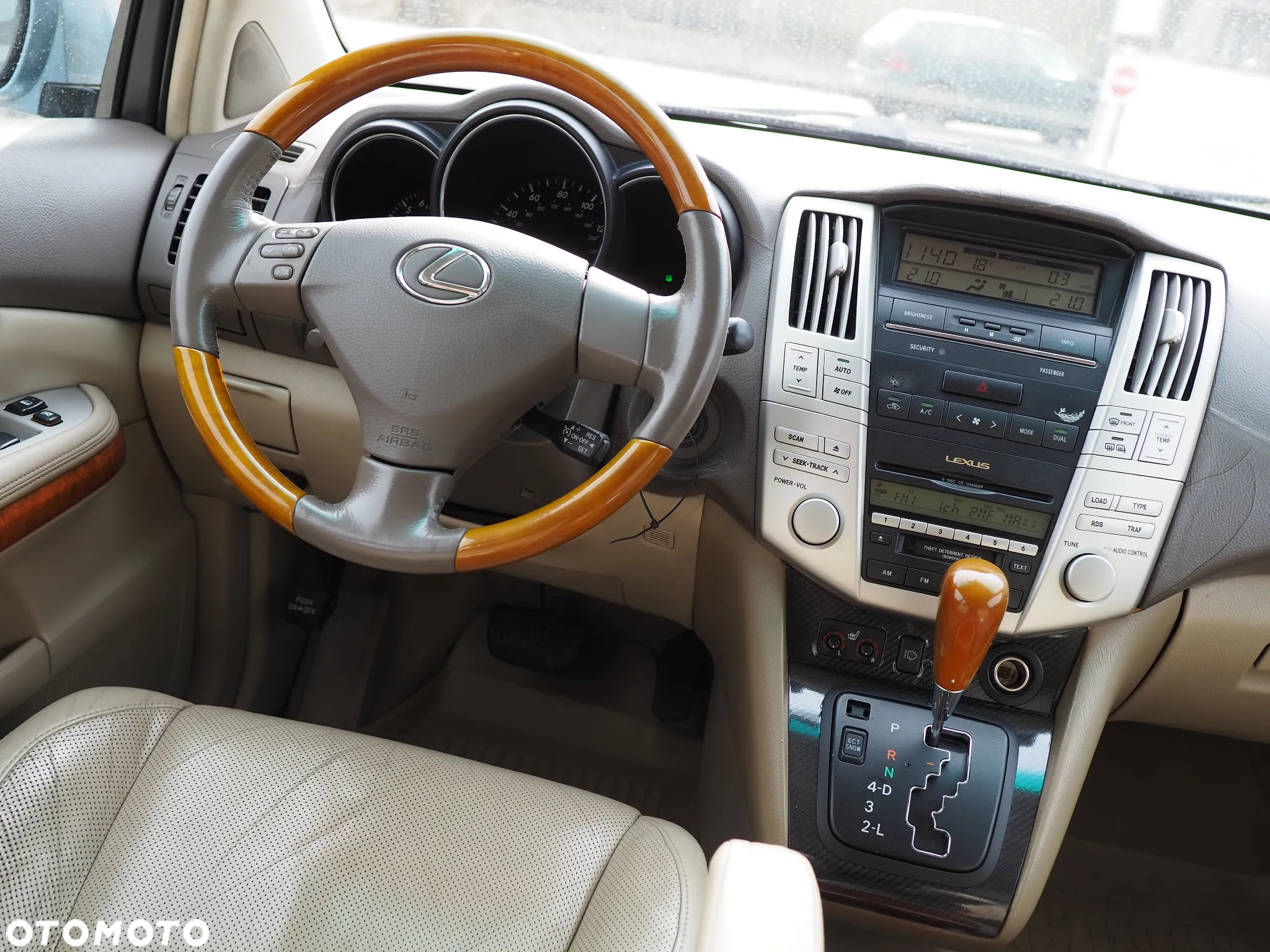 Lexus RX - 25