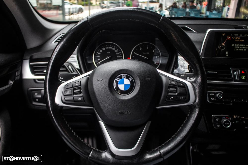 BMW X1 16 d sDrive Line Sport - 12