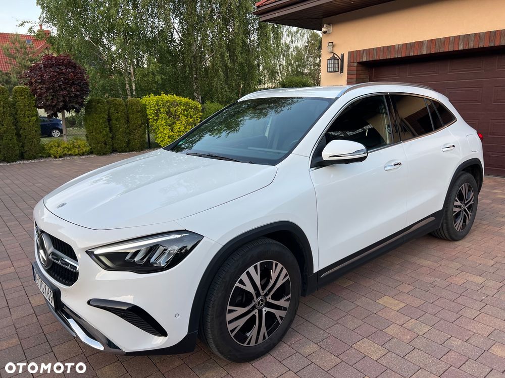 Mercedes-Benz GLA 220 d 4Matic 8G-DCT - 13