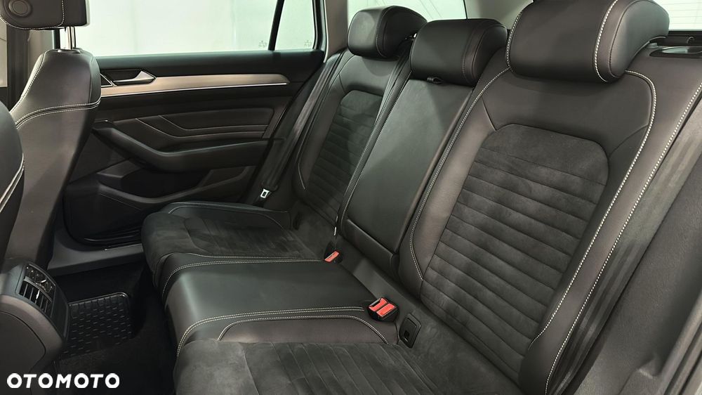 Volkswagen Passat - 13