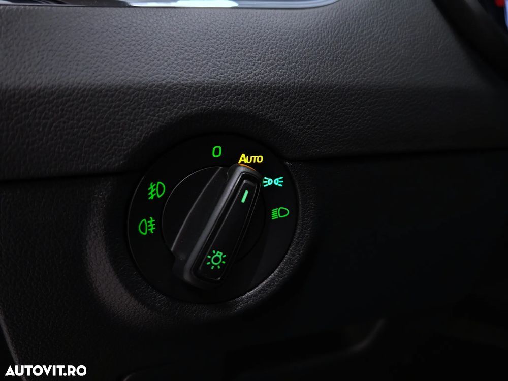 Skoda Octavia 1.6 TDI DSG Ambition - 14