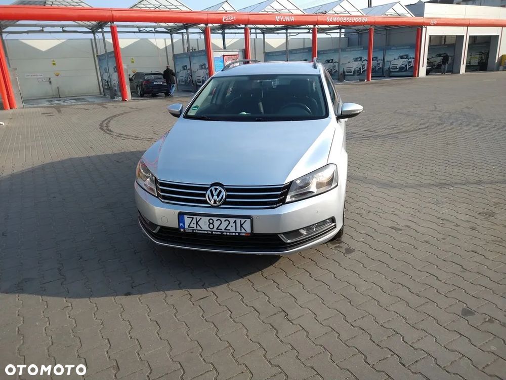 Volkswagen Passat 2.0 TDI Comfortline DSG - 10