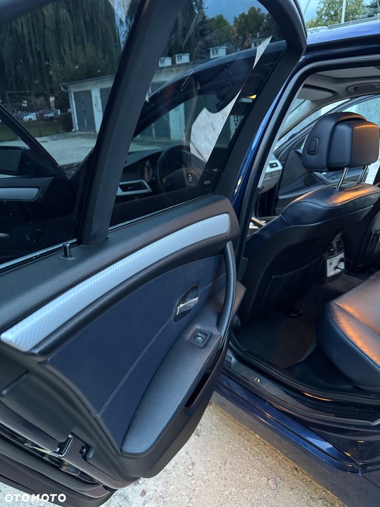 BMW Seria 5 525d - 8