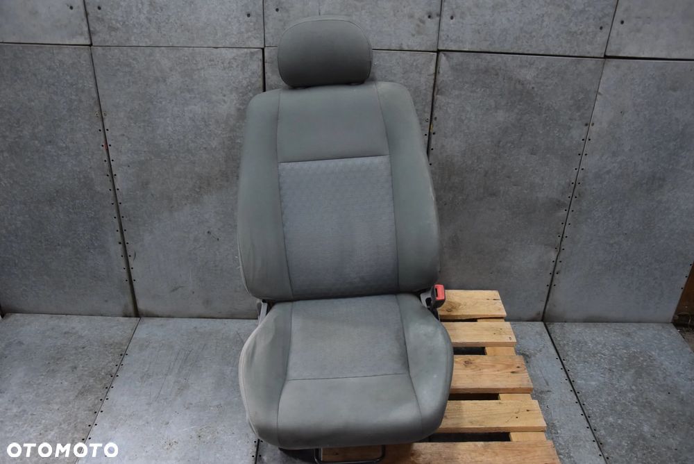 JEEP CHEROKEE KJ FOTEL PRAWY - 1