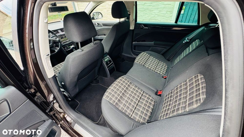 Skoda Superb 2.0 TDI DSG Exclusive - 19