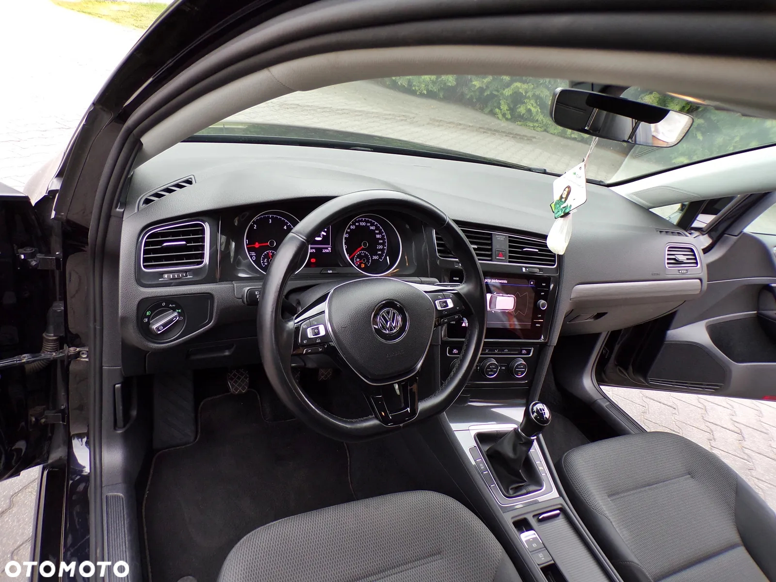 Volkswagen Golf - 16