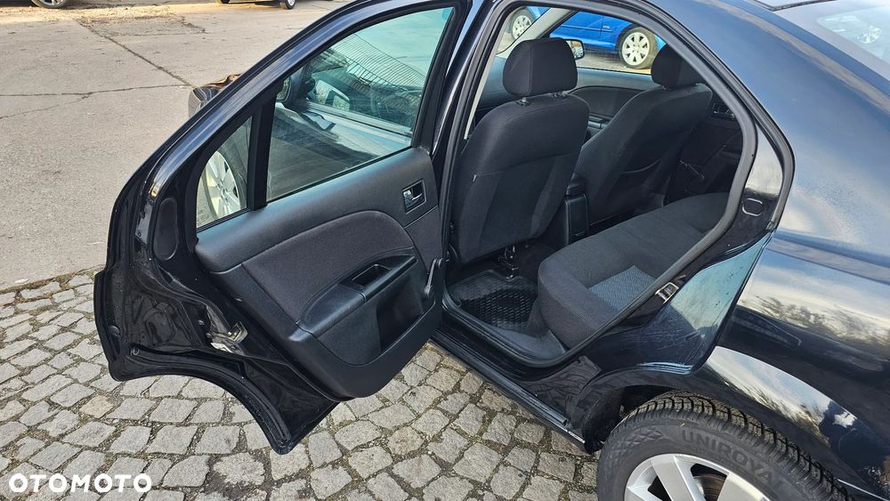 Ford Mondeo 2.0 TDCi DPF Ghia - 14