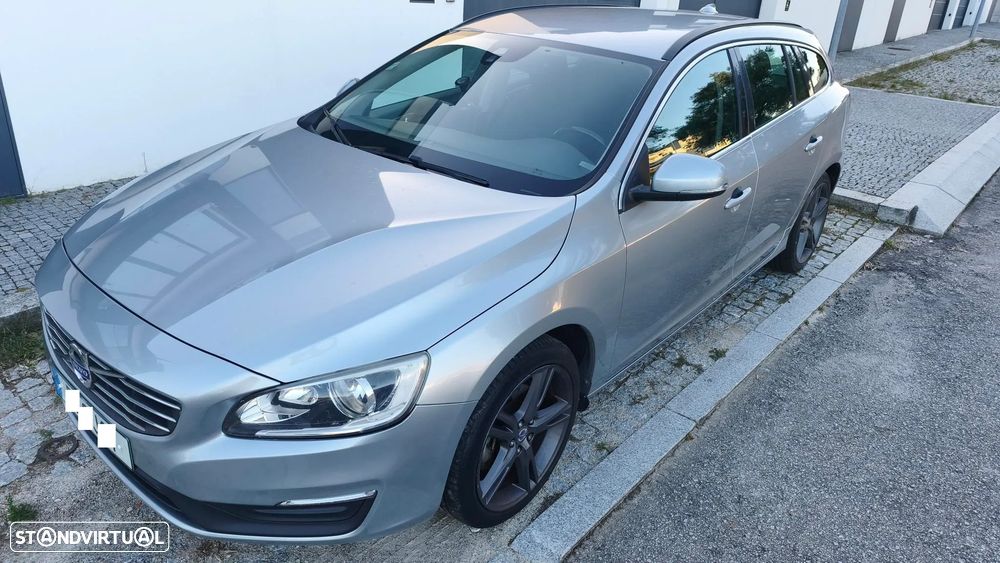 Volvo V60 2.0 D2 Momentum Drive - 1