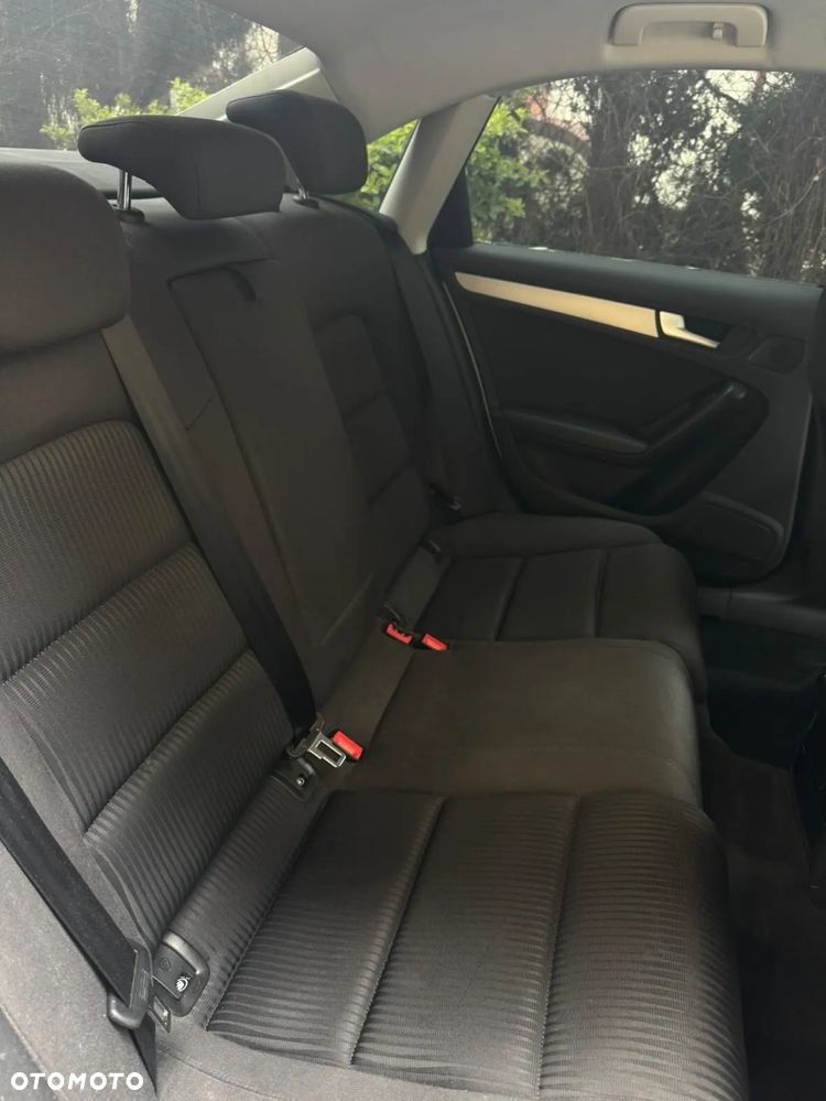 Audi A4 Limousine - 14