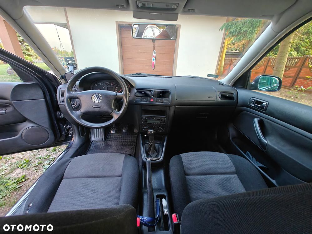 Volkswagen Golf - 10