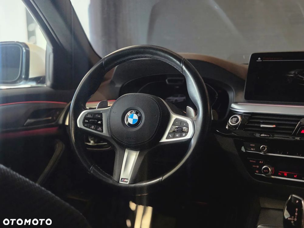 BMW Seria 5 520d xDrive M Sport Edition - 14