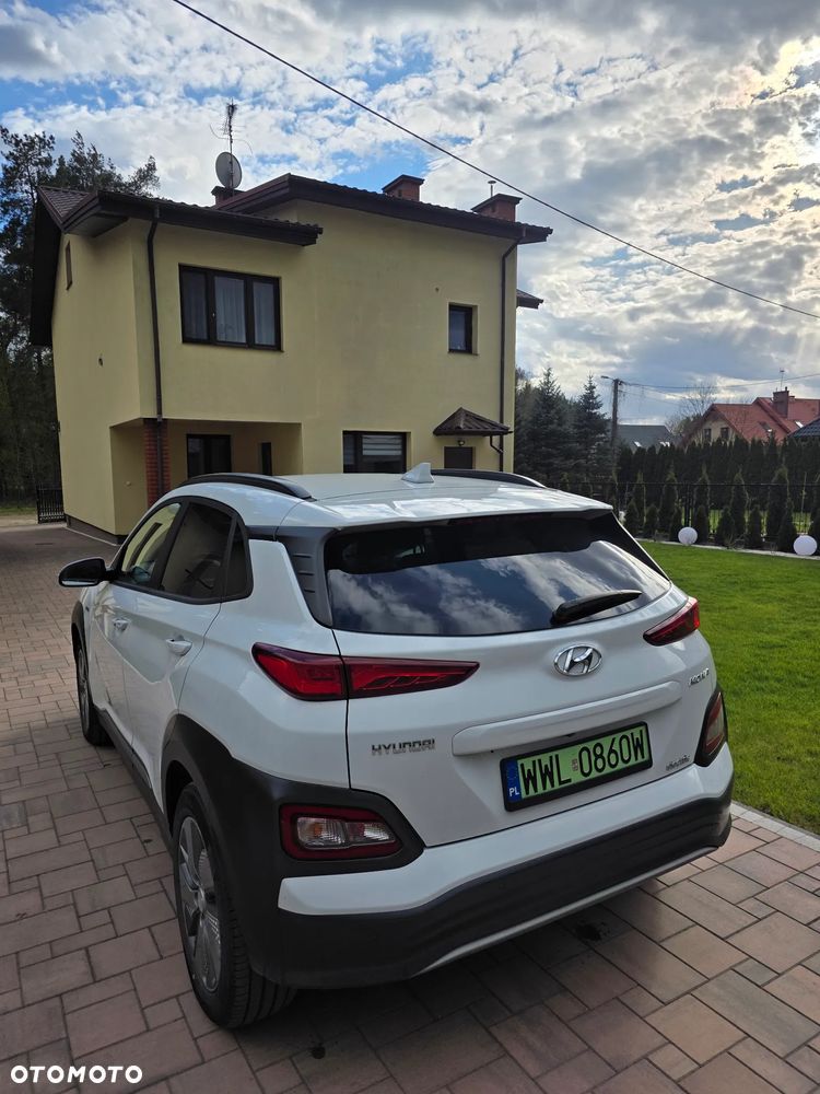 Hyundai Kona 64kWh Executive - 5