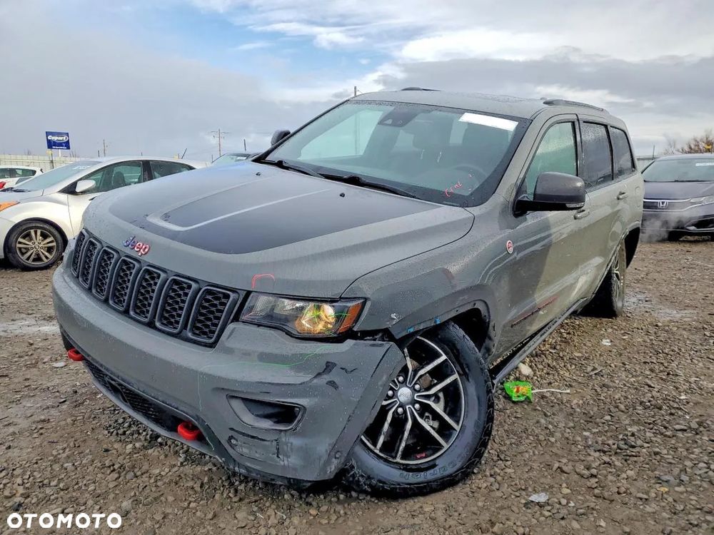Jeep Grand Cherokee - 22