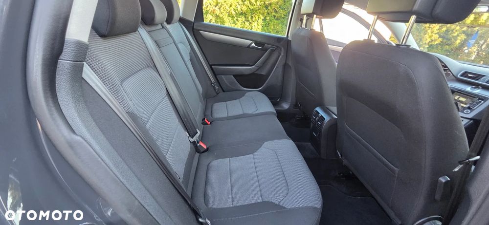 Volkswagen Passat Variant 2.0 Blue TDI DSG SCR Highline - 35