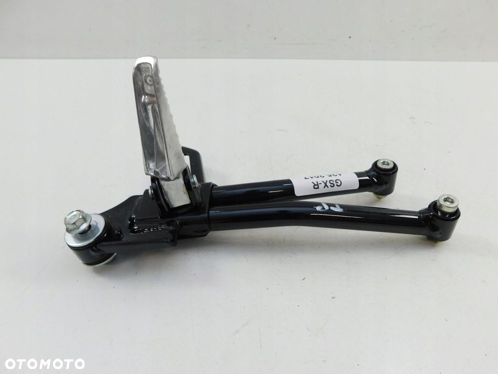 SUZUKI GSX-R 125 17r. SET PODNÓŻEK PASAŻERA PRAWY - 2