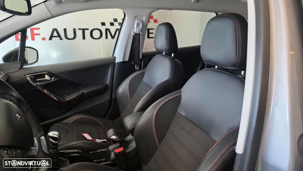 Peugeot 2008 1.6 BlueHDi GT Line - 38